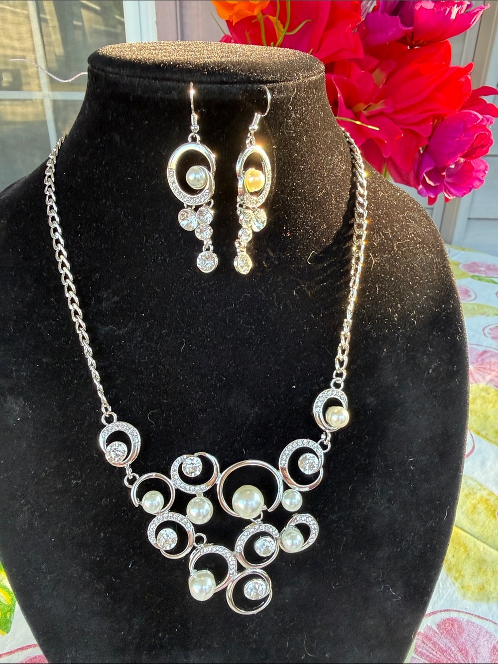 New Women’s 10”Silver-Tone Pearl & Crystal Necklace & Earrings